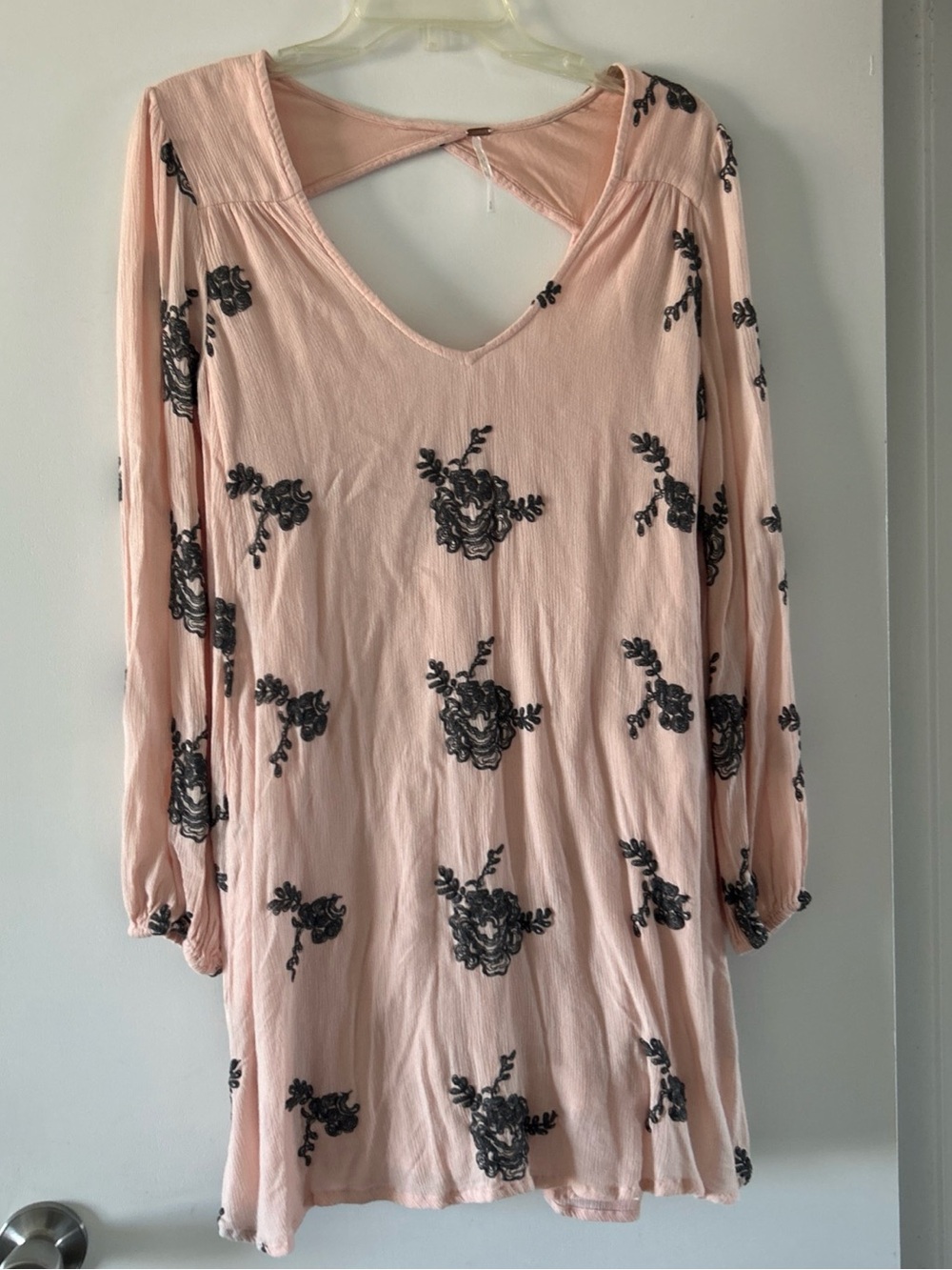 Free People Sexy Boho Blush Pink Floral Embroidered Cutout Back Emma Mini Dress
